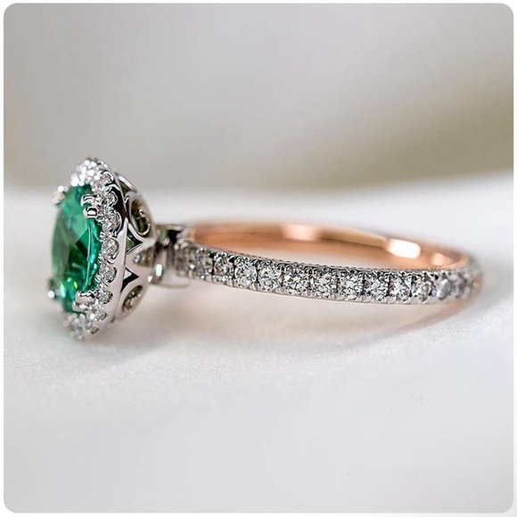 NEW 925 Sterling Silver Round Emerald Halo Ring - Picture 2 of 4